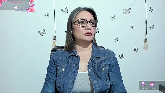 Snapshot of Amie_Adams82_ chatting on 10-14-25, 05:13 Amie Adams82 online show from 10-14-25, 05:13