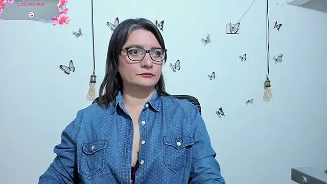 Amie Adams82  online show from 12-15-25, 03:40