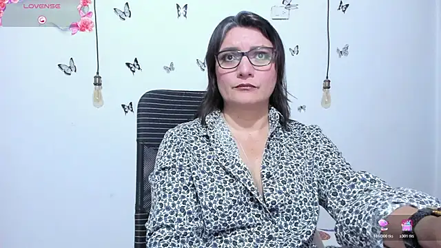 Amie Adams82  online show from 04-28-26, 01:26