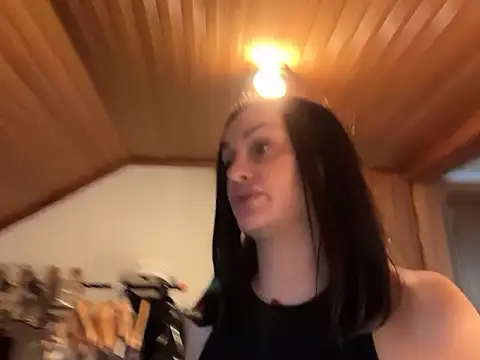 JeSuisUnTapin online show from 11-12-25, 03:05