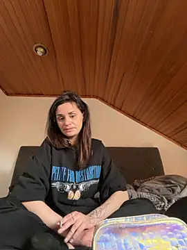 JeSuisUnTapin online show from 04-16-26, 10:27