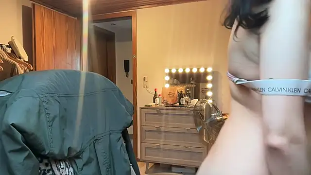 JeSuisUnTapin online show from 11-26-25, 12:38