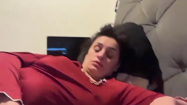 JeSuisUnTapin online show from 12-21-25, 07:48