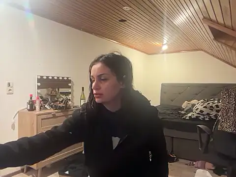 JeSuisUnTapin online show from 12-02-25, 07:48