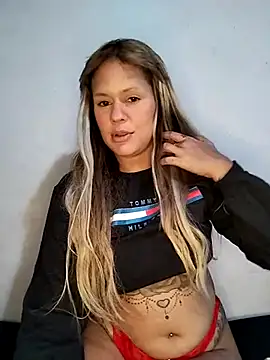 Snapshot of perolaar chatting on 02-18-25, 12:05 perolaar online show from 02-18-25, 12:05