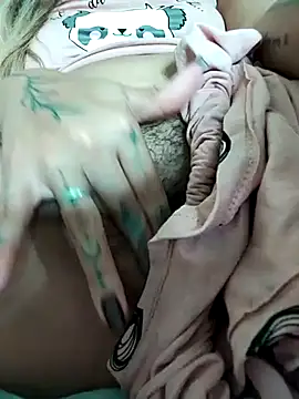 Snapshot of perolaar chatting on 03-08-25, 12:20 perolaar online show from 03-08-25, 12:20