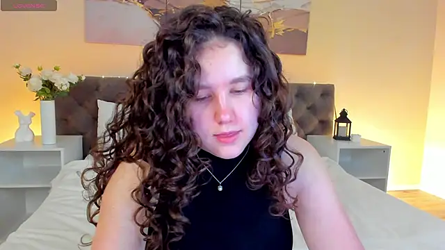 Snapshot of Ariella_Sol chatting on 06-14-26, 09:21 Ariella Sol online show from 06-14-26, 09:21