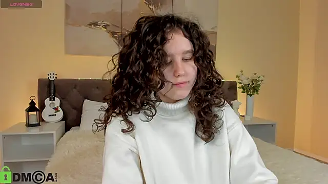 Ariella Sol online show from 10-27-25, 01:06