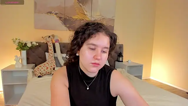 Snapshot of Ariella_Sol chatting on 06-05-26, 01:10 Ariella Sol online show from 06-05-26, 01:10