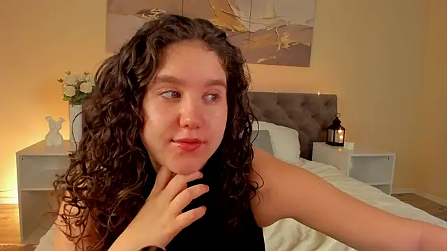 Snapshot of Ariella_Sol chatting on 07-10-26, 01:27 Ariella Sol online show from 07-10-26, 01:27