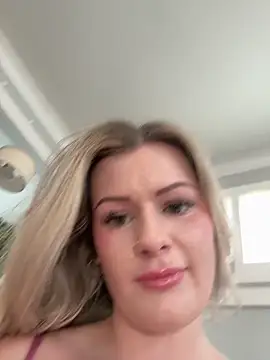 LoveShae  online show from 10-02-25, 09:29