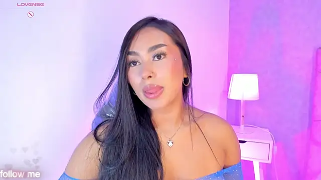 Cameliaa Smiith online show from 04-11-26, 07:45