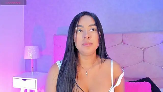 Snapshot of Cameliaa_Smiith chatting on 09-12-25, 04:01 Cameliaa Smiith online show from 09-12-25, 04:01