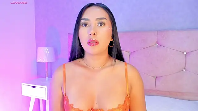 Snapshot of Cameliaa_Smiith chatting on 09-20-25, 04:17 Cameliaa Smiith online show from 09-20-25, 04:17