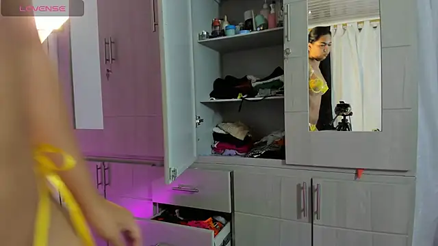 Anahi Cruz7 online show from 10-09-25, 11:33