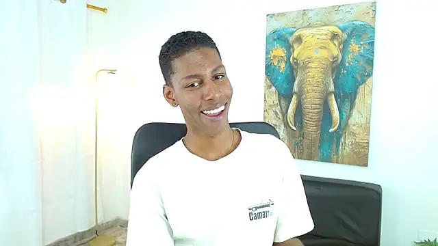 maiki18  online show from 11-07-25, 08:57