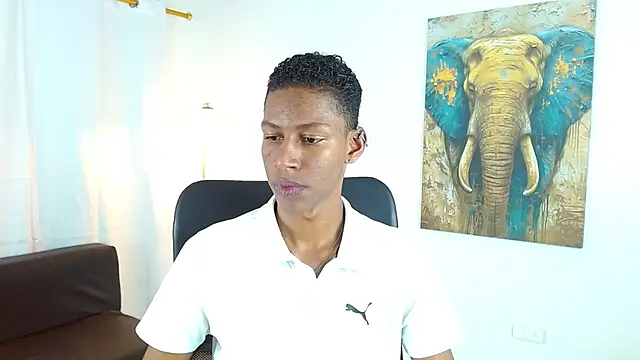 maiki18  online show from 12-04-25, 08:52