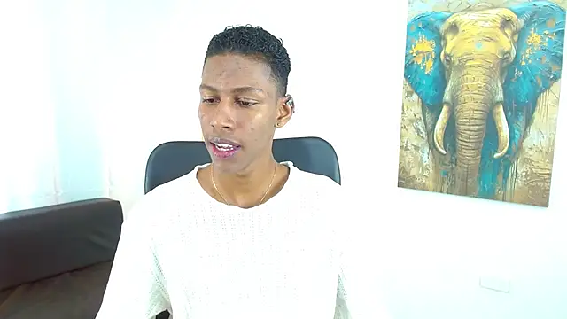 maiki18  online show from 11-28-25, 08:53