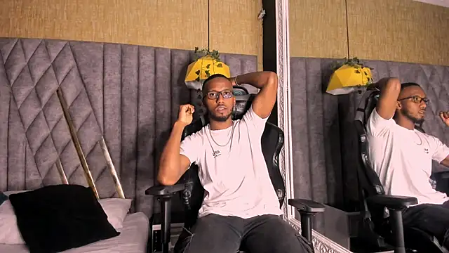 JamesParck online show from 04-10-26, 10:39