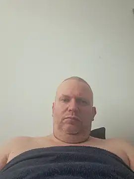 ShyBoy1982 online show from 02-09-26, 01:09