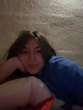 Emily Rowley online show from 12-21-25, 03:52