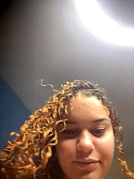 Snapshot of Lolacavalona chatting on 10-01-25, 06:01 Lolacavalona online show from 10-01-25, 06:01