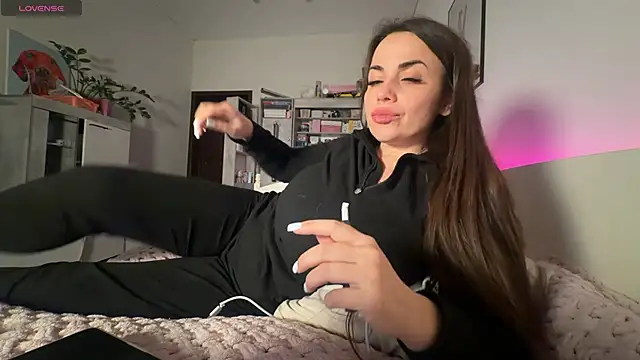 Snapshot of MyPhoenix chatting on 11-25-25, 07:14 MyPhoenix online show from 11-25-25, 07:14