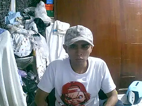 Snapshot of jperezofficial1 chatting on 10-14-25, 05:19 jperezofficial1 online show from 10-14-25, 05:19