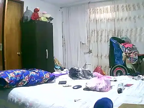 Snapshot of jperezofficial1 chatting on 09-09-25, 04:55 jperezofficial1 online show from 09-09-25, 04:55