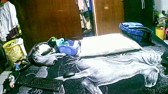 Snapshot of jperezofficial1 chatting on 09-13-25, 09:42 jperezofficial1 online show from 09-13-25, 09:42