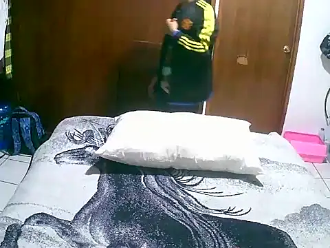 Snapshot of jperezofficial1 chatting on 10-03-25, 06:48 jperezofficial1 online show from 10-03-25, 06:48