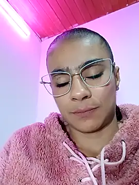 Leslly  online show from 03-25-26, 08:57