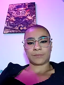 Leslly  online show from 04-10-26, 10:55