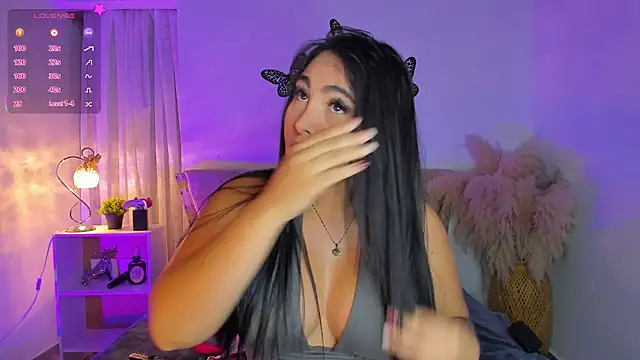 Snapshot of Sarahballiston_ chatting on 10-22-25, 01:16 Sarahballiston online show from 10-22-25, 01:16