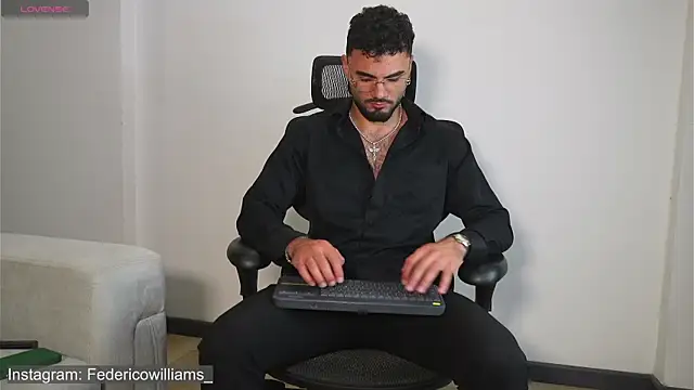 Derek w online show from 09-26-25, 03:35