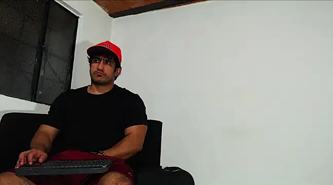 Snapshot of willian_m777 chatting on 01-10-25, 05:05 willian m777 online show from 01-10-25, 05:05