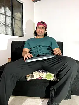 Snapshot of willian_m777 chatting on 10-11-25, 04:24 willian m777 online show from 10-11-25, 04:24