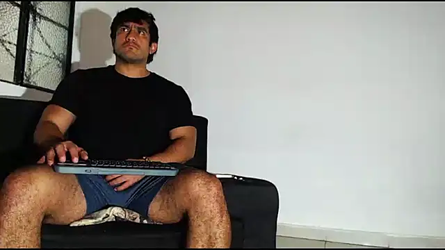 Snapshot of willian_m777 chatting on 01-08-25, 05:27 willian m777 online show from 01-08-25, 05:27