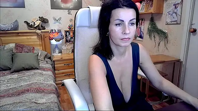Snapshot of Kendra_Mom chatting on 12-05-24, 05:55 Kendra Mom online show from 12-05-24, 05:55