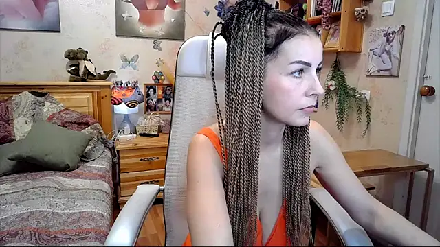Snapshot of Kendra_Mom chatting on 02-11-25, 09:41 Kendra Mom online show from 02-11-25, 09:41