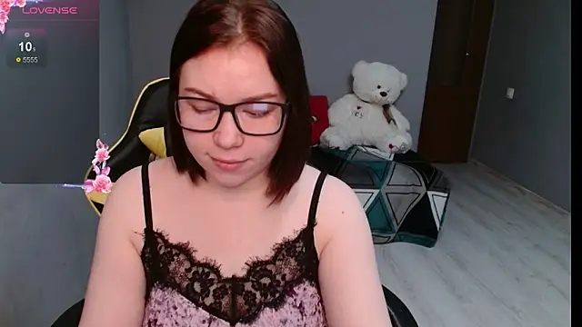 Snapshot of Emily_Amorre chatting on 09-22-25, 01:11 Emily Amorre online show from 09-22-25, 01:11