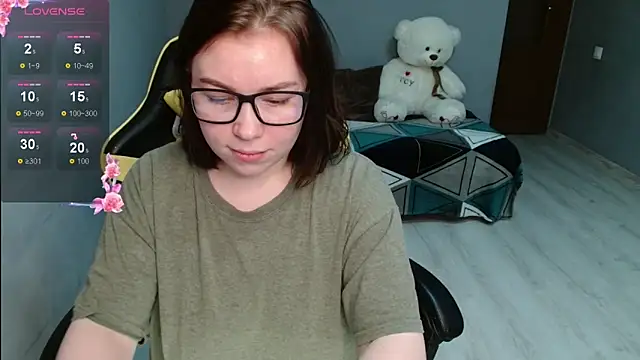 Snapshot of Emily_Amorre chatting on 11-04-25, 05:06 Emily Amorre online show from 11-04-25, 05:06