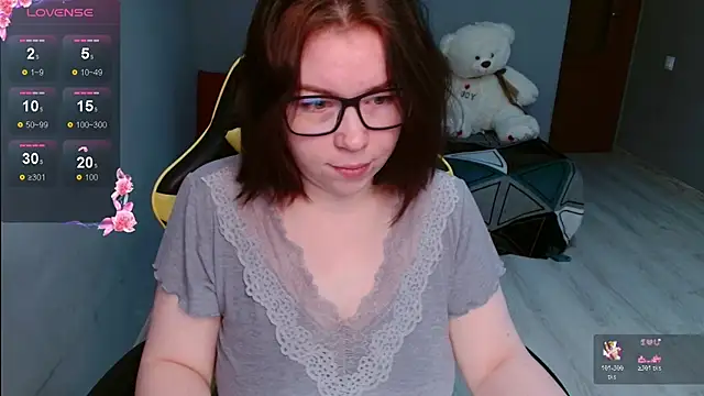 Snapshot of Emily_Amorre chatting on 10-24-25, 10:09 Emily Amorre online show from 10-24-25, 10:09