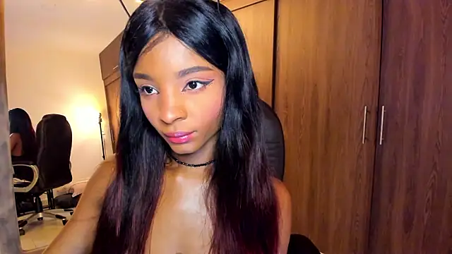 Snapshot of alikahouston4 chatting on 09-19-25, 03:43 alikahouston4 online show from 09-19-25, 03:43