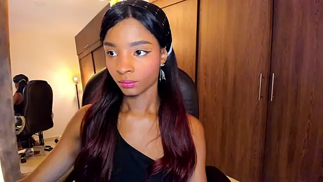 Snapshot of alikahouston4 chatting on 09-12-25, 02:12 alikahouston4 online show from 09-12-25, 02:12