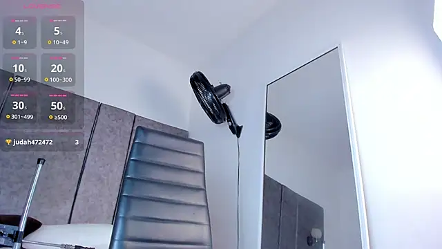 SelenaGmez online show from 12-21-25, 03:19