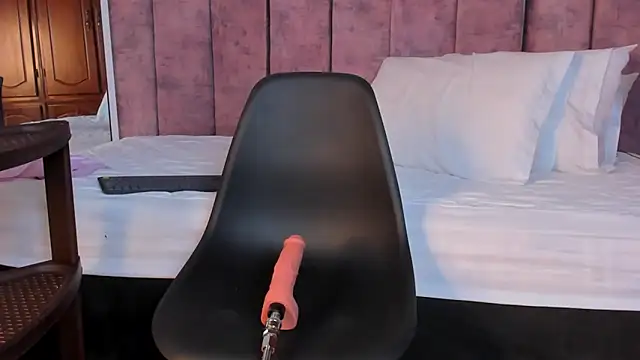 SelenaGmez online show from 02-11-26, 12:05