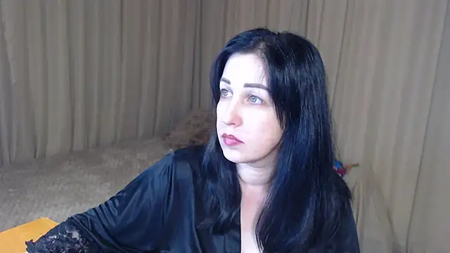 Snapshot of JillStevens chatting on 12-16-25, 05:28 JillStevens online show from 12-16-25, 05:28