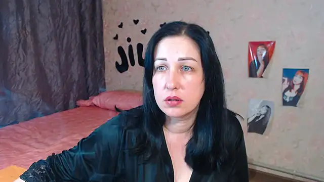 Snapshot of JillStevens chatting on 11-15-25, 08:02 JillStevens online show from 11-15-25, 08:02