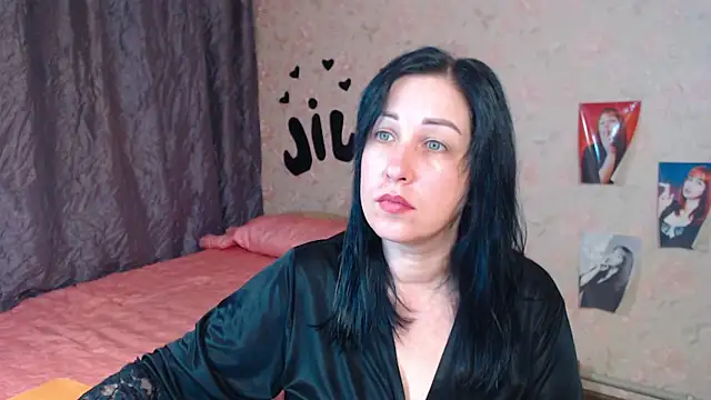 Snapshot of JillStevens chatting on 11-17-25, 02:54 JillStevens online show from 11-17-25, 02:54